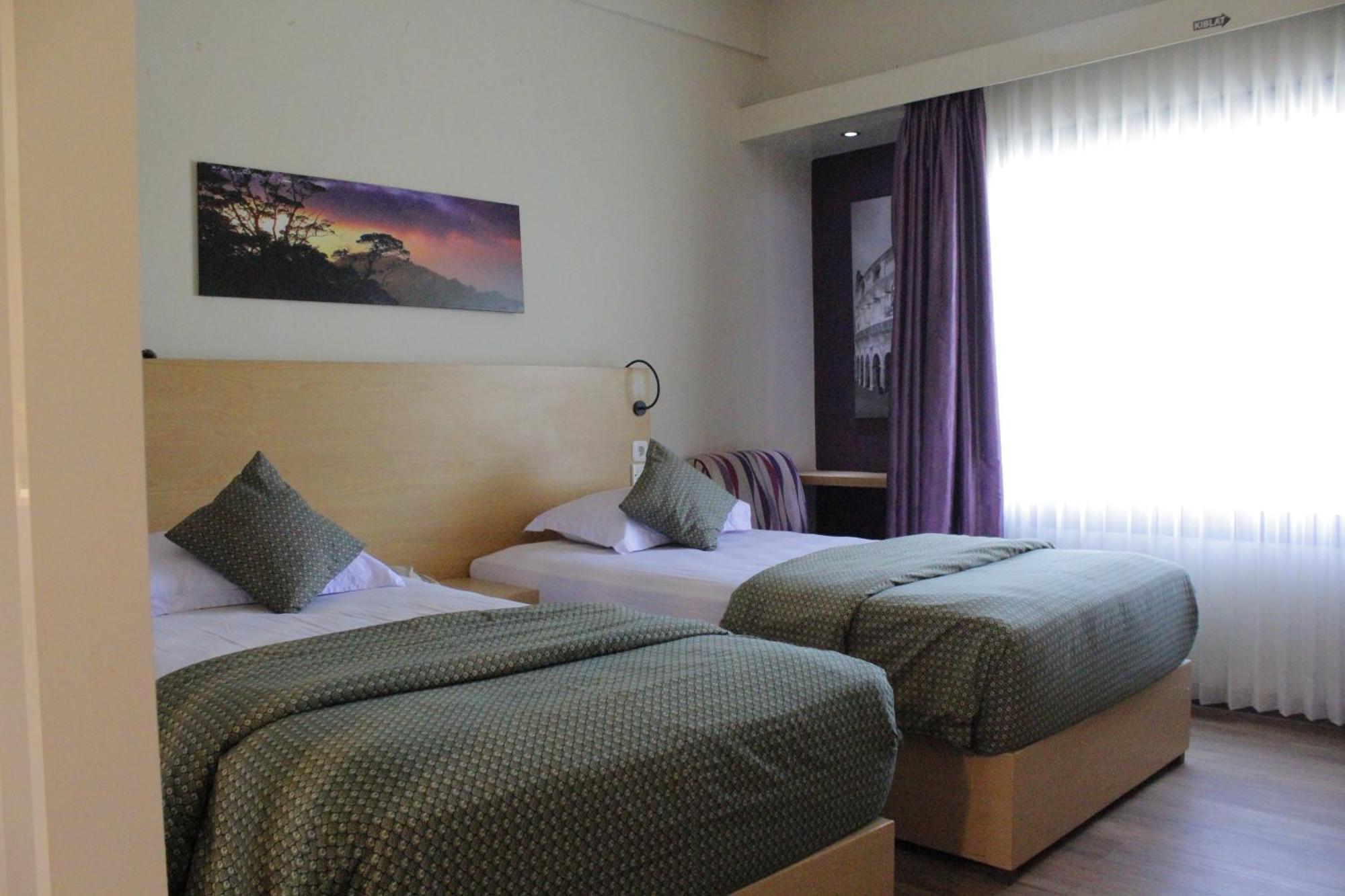 Lux Tychi Hotel Malang Eksteriør bilde