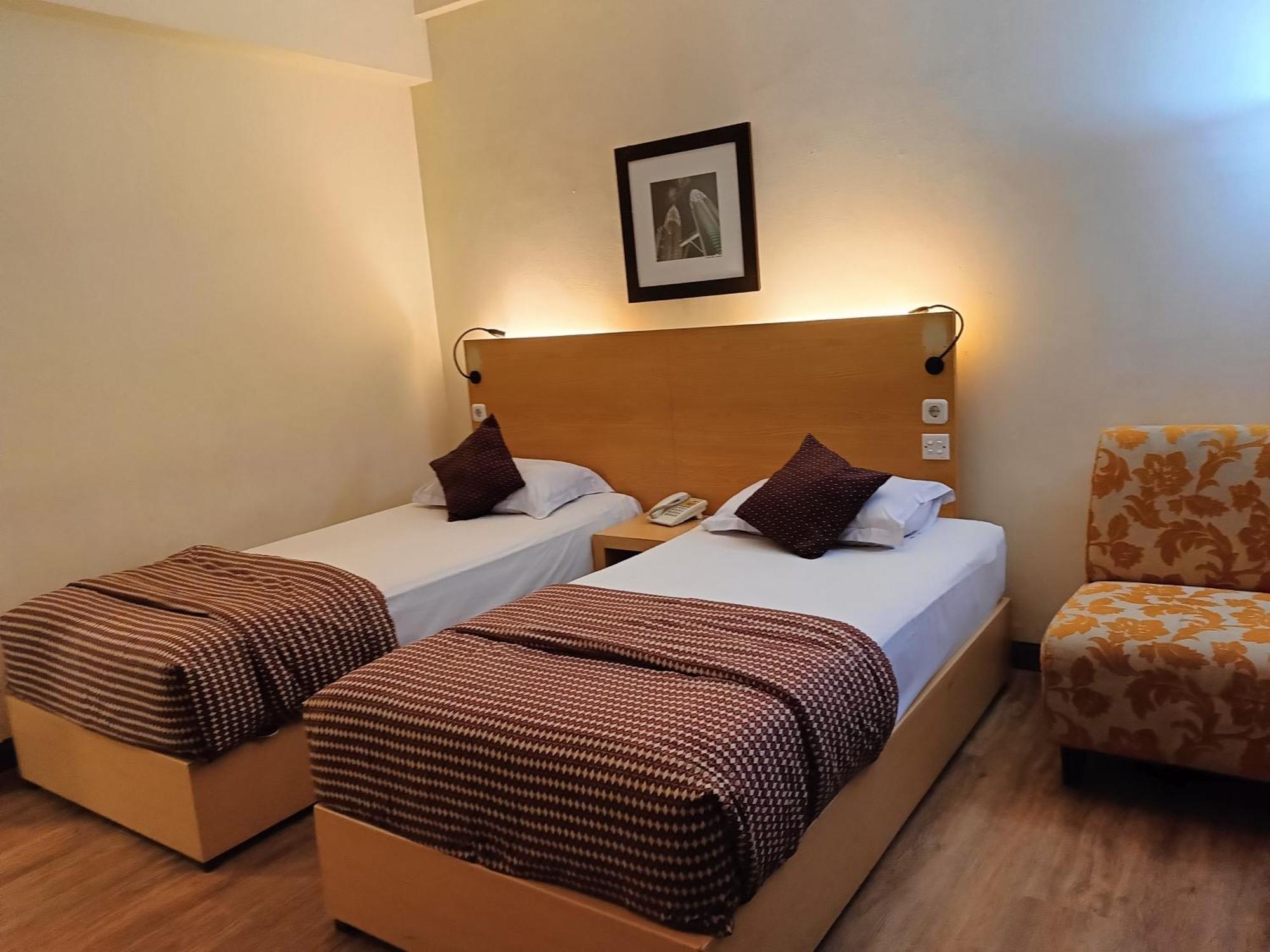 Lux Tychi Hotel Malang Eksteriør bilde