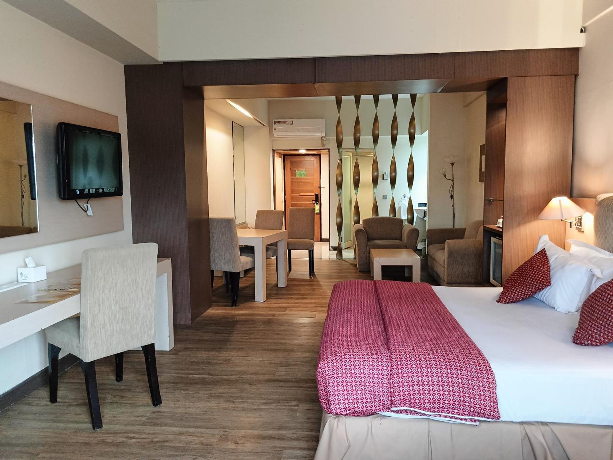 Lux Tychi Hotel Malang Eksteriør bilde
